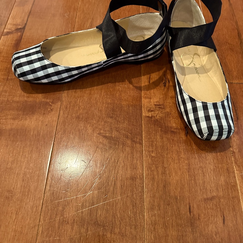 Jessica Simpson  ballerina like slip on shoes size 7.5